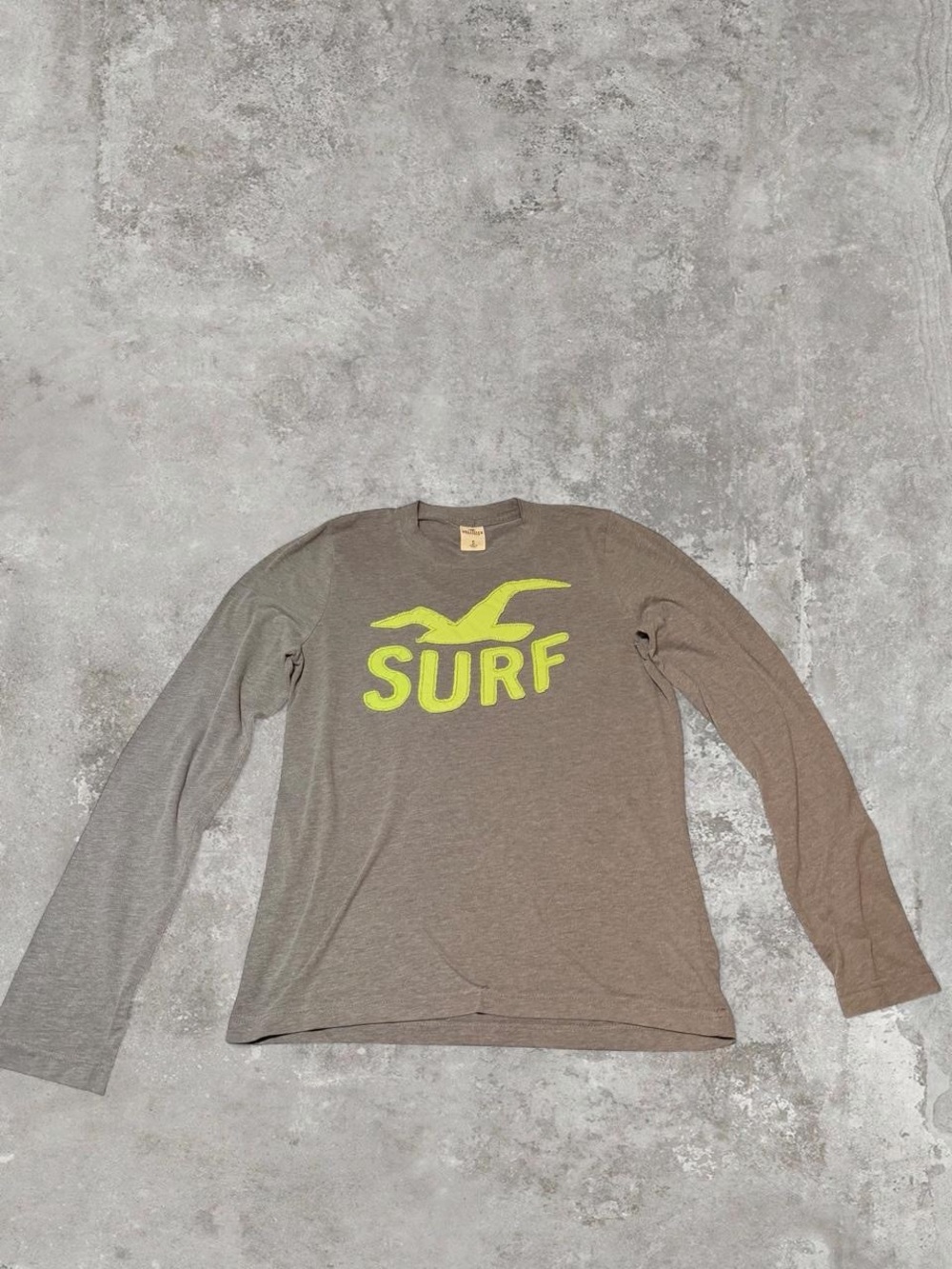 Hollister Men’s Gray Long Sleeve Tee with Neon Yellow SURF Logo Size S